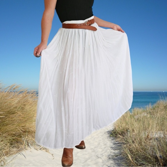 White Lined Elastic Waist Polyester-Rayon Crinkle Maxi Skirt Size Large - Picture 3 of 9